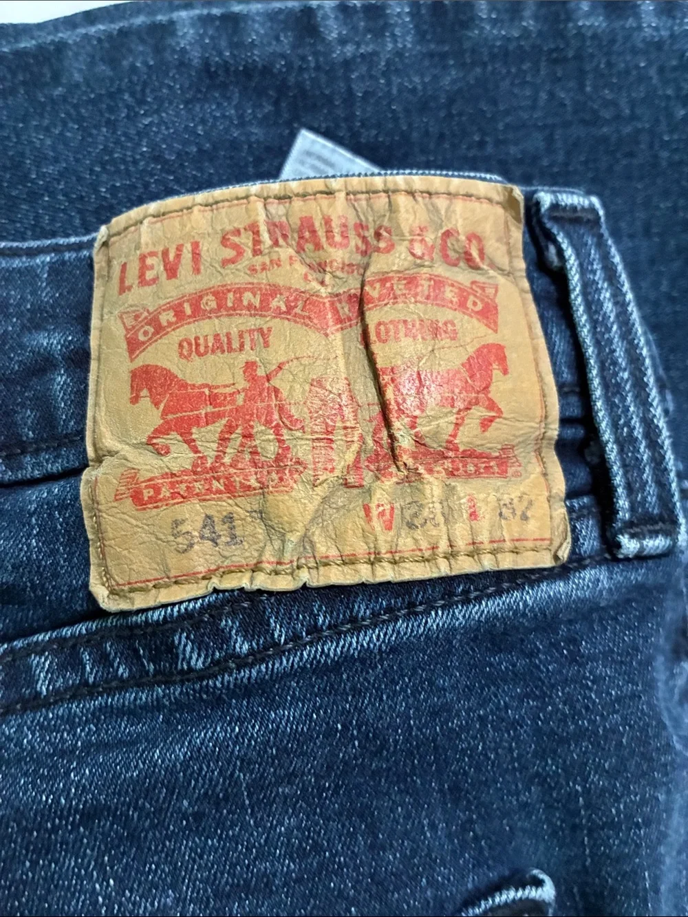 Levi’s 541 Regular Fit Jeans W38 L32 (measurements) Dark Wash Straight Leg